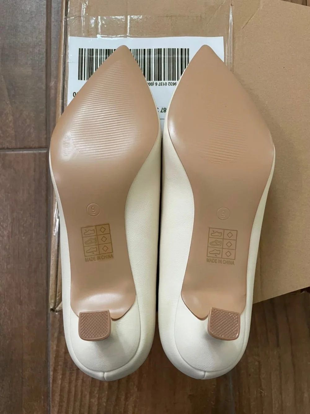 Journee Collection Women's Cream Pointed Toe Pumps